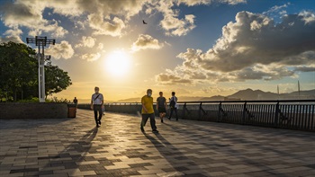 Sun Yat Sen Memorial Park is one of the best locations on Hong Kong Island to view sunsets. Key positions provide views of the setting sun over distant islands with the waters of the harbour in the foreground.